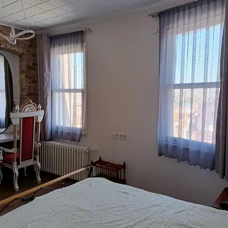 Historical Flat With Amazing Golden Horn View